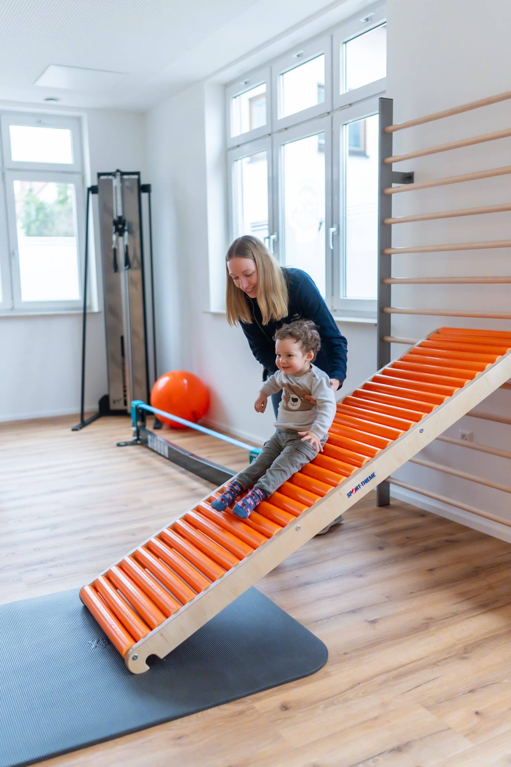 Kinderphysiotherapie in Holzmaden - Therapie eines Kindes